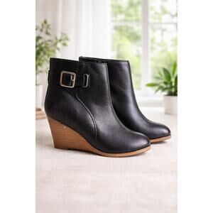 Diba Black Leather Wedge Ankle Boots with Buckle – Size 7.5 Nwt